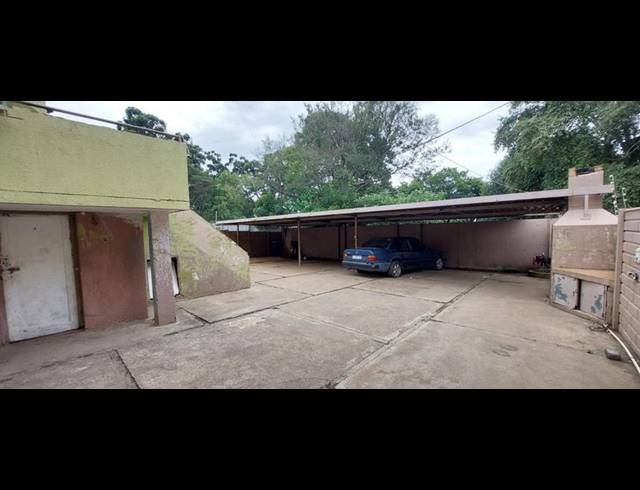 5 BEDROOM TOWNHOUSE FOR SALE IN ROSETTENVILLE